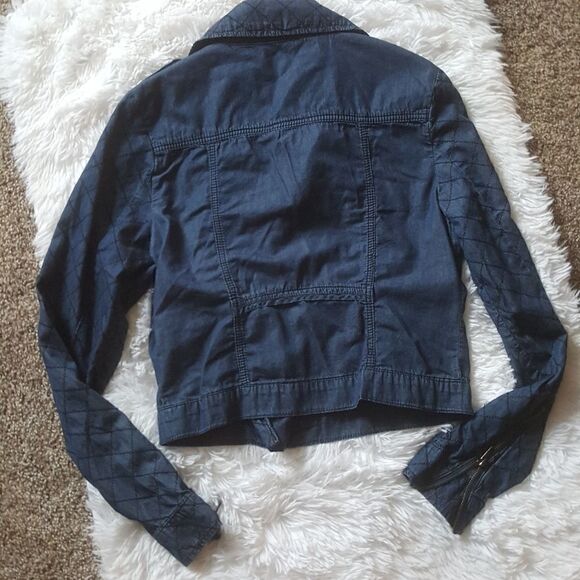 Forever 21 Premium Denim Short Jacket Size Medium - Picture 2 of 8